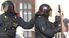 Vláda schválila peníze pro policii a na nové silnice! Jde o miliardy