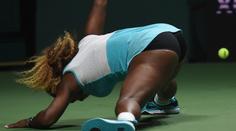 Serena dostala kanára! Halepová už je v semifinále