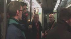 SKANDÁLNÍ VIDEO! Hvězda 80. let zpívá své hity opilá ve vlaku