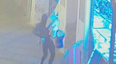 Policisté na jihu Čech už měsíc pátrají po zloději, který vykradl zlatnictví
