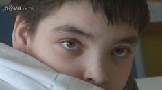 Malý Pepík (10) přišel o nohy, zmrzačil ho mladík v pojízdném vraku