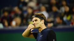 Federera čeká dlouhá pauza. Na kurty ho nepustí zraněné koleno