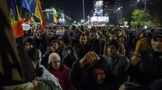V Rumunsku zakázali kandidovat vítězi prvního kola voleb. Vypukly protesty