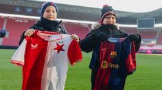 Pro Adama a Dominika. Zápas Slavie s Barcelonou ponese silný příběh