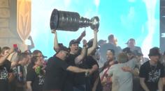 Oslavy Vegas ve městě hříchů. Party táhl Jack Eichel, švédský forvard zpíval ABBU