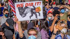 "Už bylo dost zábavy, Donalde, jdeme domů!" Internet se směje Trumpovi