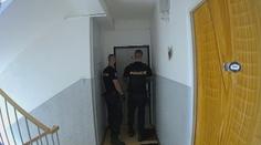 Dvojice neplatičů v Chomutově má týrat babičku. Berou dávky a jezdí na dovolené
