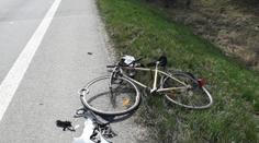 Cyklistka se na pražském sídlišti srazila s autobusem, zemřela na místě