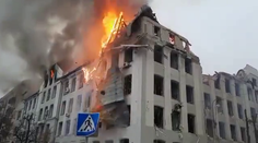 VIDEA: Civilisté brání města vlastními těly. Na Ukrajině se válčí sedmý den