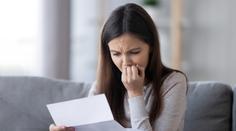 Žena zdědila 120 tisíc korun. Nakonec ji ale čeká exekuce přesahující milion korun