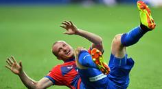 Plzeň uniká Slavii! Penaltu nedala, ale v Karviné stačil jeden gól