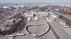 Dopravní podnik děkuje cestujícím za důvěru. Vytvořil srdce z autobusů