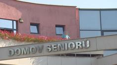 Požár domova seniorů na Mělnicku! Zemřel jeden člověk, další evakuovali