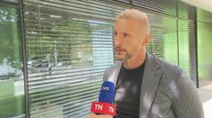 Kouč Šustr si krátí trest stylově. V kotli Dukly šel do půl těla