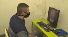 Covid-19 mění život za mřížemi, vězni se s blízkými vídají jen virtuálně
