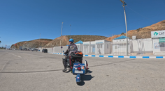 Neobvyklé dobrodružství. Češi se vydali na starých motorkách do Afriky