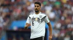 Úprk do Anglie. Záložník Khedira by si mohl zahrát Premier League