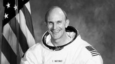Zemřel astronaut Ken Mattingly. Jeho rozhodnutí zachránilo posádku Apolla 13
