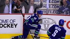 NHL tleská teenagerovi! Mladíček zapsal 2+3 a zničil Colorado