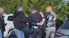 Před státnicemi skončil v poutech. Student měl pomáhat s milionovými podvody
