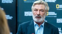Baldwin čelí další žalobě. Rodina zastřelené kameramanky žádá odškodné