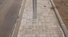 Tři lampy na chodníku. Město Slaný je pro smích kvůli veřejnému osvětlení