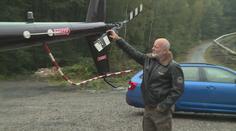 Pilot vrtulníku cítil neobvyklé vibrace. Po přistání zjistil, že do něj narazil dron