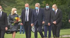 To jste podcenil, káral Zeman svůj doprovod! Měl potíže s chůzí
