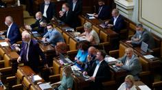 Sněmovna dnes schvaluje novou zbraňovou legislativu
