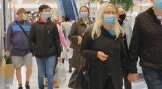 Strach z lockdownu nahnal do obchodů davy. V Ostravě je museli krotit strážníci
