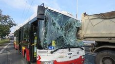Dvě nehody za tři dny. Řidič zničil trolejbus, v práci dal výpověď
