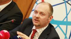 Průzkum obliby lídrů v krajích: Vede Hašek, zlepšila se Krnáčová
