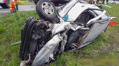 Vážná nehoda na Kolínsku. Lidi ze zdevastovaného auta museli vyprošťovat