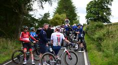 Ekologičtí aktivisté přerušili závod na cyklistickém MS. Nejelo se skoro hodinu