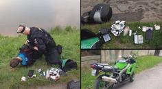 VIDEO: Motorkář se honil s policií, pak skočil do Labe a chtěl uplavat