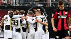 Schick skóroval, ale Leverkusen padl. Nováček Bundesligy šokoval při premiéře