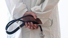 Doktor odmítl léčit. "Neoperuji Rusy, jsou to nepřátelé," hájí se