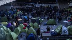 V Paříži vyrostla ilegální nová čtvrť. Ve stanech tu živoří migranti