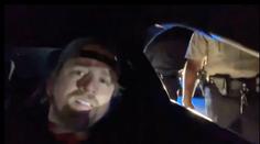 Živě vysílal, jak jezdí rychlostí 300 km/h. Došla si pro něj policie