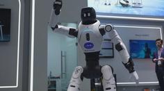 Notebook s 3D obrazovkou a AI asistenti. Technologický veletrh představil novinky