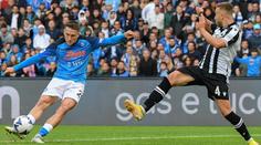 Neapol doma porazila Udinese, v závěru se ale bála o výsledek