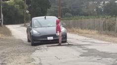 Tesla dostala drsně "naloženo" během Super Bowlu. Může zabíjet, hlásal reklamní spot