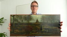 Detektiv našel van Goghův ukradený obraz. Po letech je zpět v muzeu