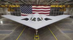 USA odhalily nový špičkový bombardér. Ve své letce jich chtějí mít stovku