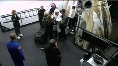 Čtveřice astronautů je zpět na Zemi. Ve vesmíru je uvěznily nepředvídatelné okolnosti