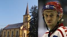 Českého hokejistu vyhodili z klubu. Kvůli sexu v kostele