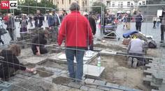 Mariánský sloup budí vášně. Vyvolal potyčku i rozpor v koalici