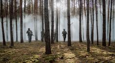 V polském Slezsku z nebe spadl neznámý objekt, na místě zasahovali vojáci