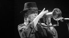 V 84 letech zemřel významný muzikant. Získal dvě ceny Grammy