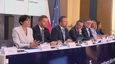 Vládní úspory se mohou měnit. Některé koaliční strany nejsou spokojené